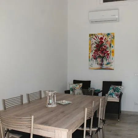 Baia Delle Mimose House *